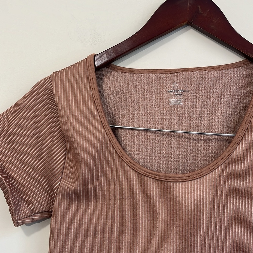 Offline by Aerie Women’s Ribbed Crop Top Size Large - Picture 2 of 6